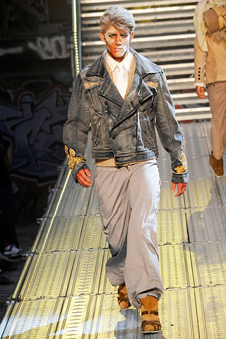 John Galliano / - 2010